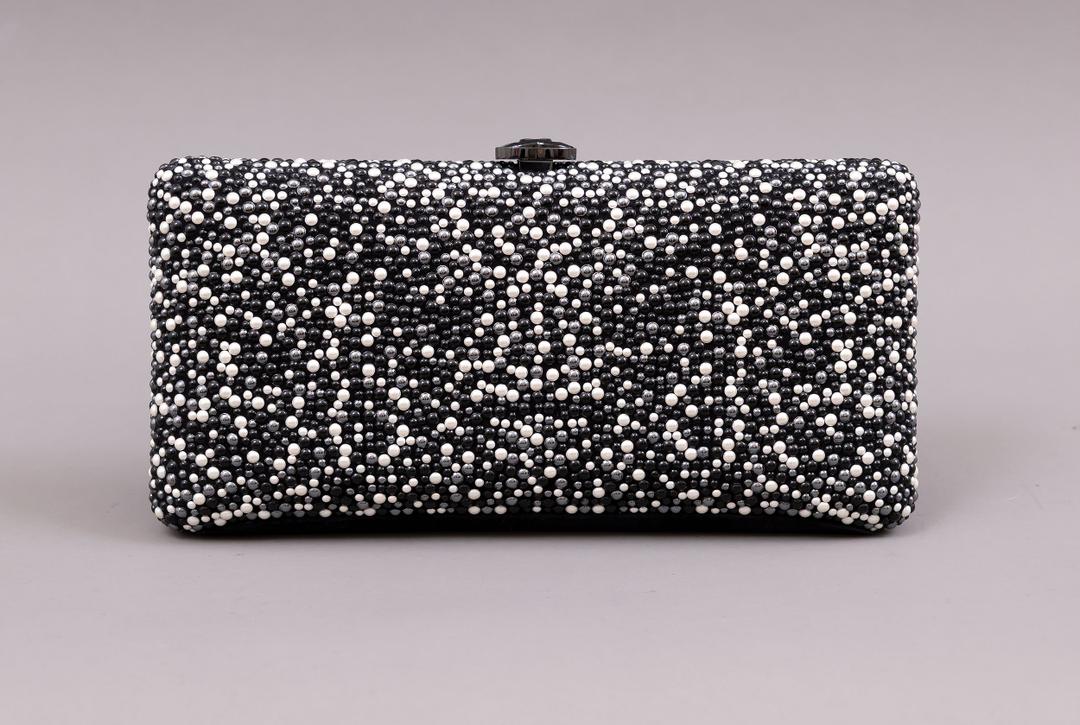 Chanel - Perlové psaníčko