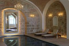 A Night at the Castle in the Maria Theresa Suite - Photo 3