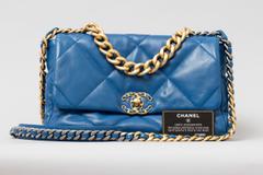 Chanel - Chanel 19 - Photo 3